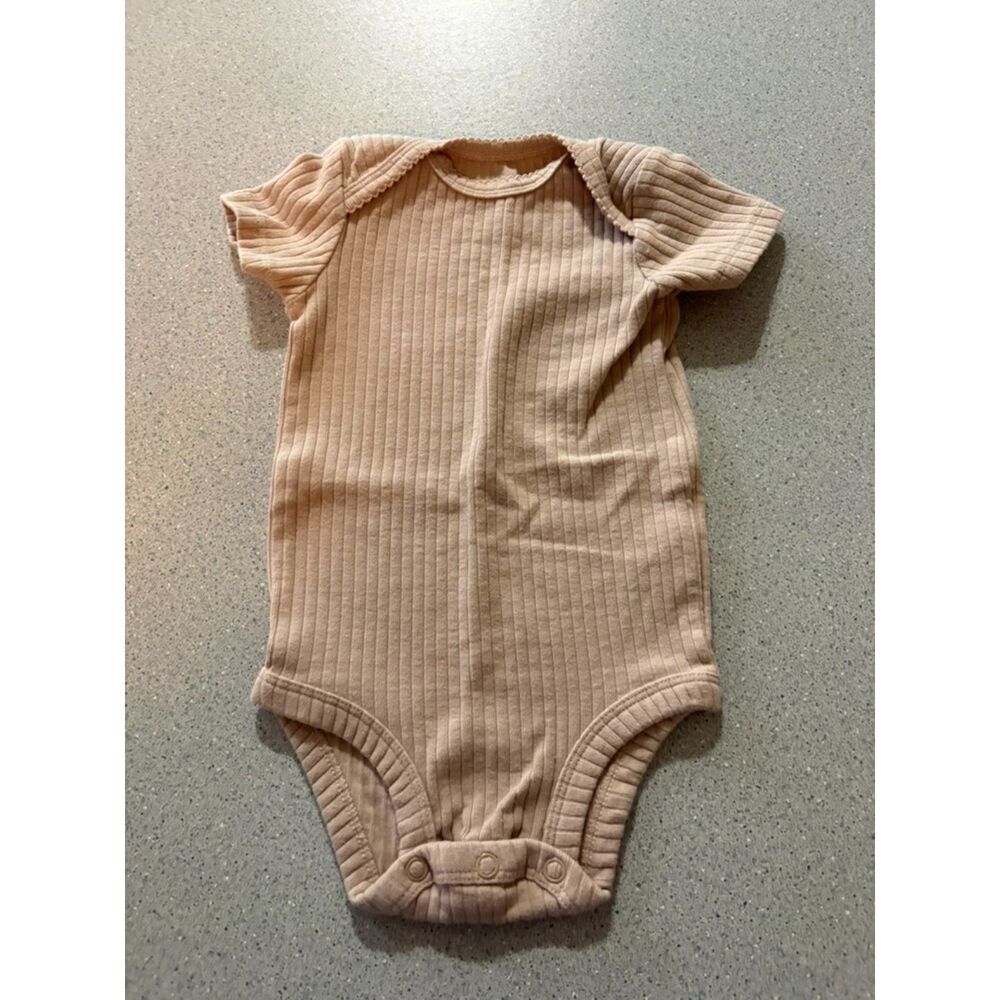 2 Carter's Bodysuits and 1 Pair of Leggings Size 3M *Never Worn - Picture 2 of 10
